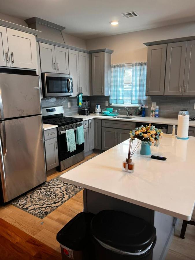 Springview Homes 12Mins From Ewr & 3 Mins From University Hospital ニューアーク エクステリア 写真