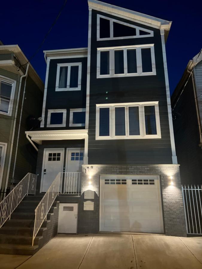 Springview Homes 12Mins From Ewr & 3 Mins From University Hospital ニューアーク エクステリア 写真